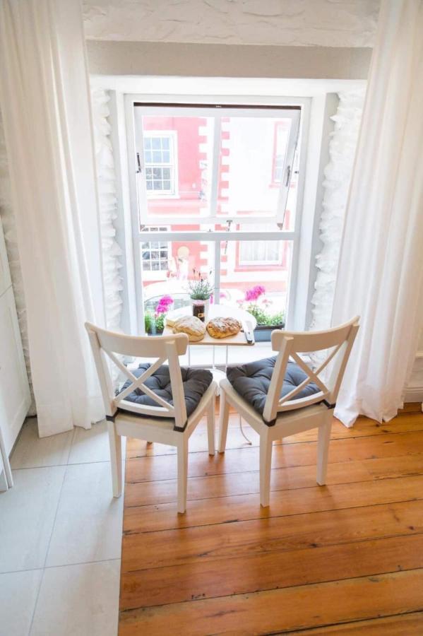 Apartments In Dingle Town Center Εξωτερικό φωτογραφία