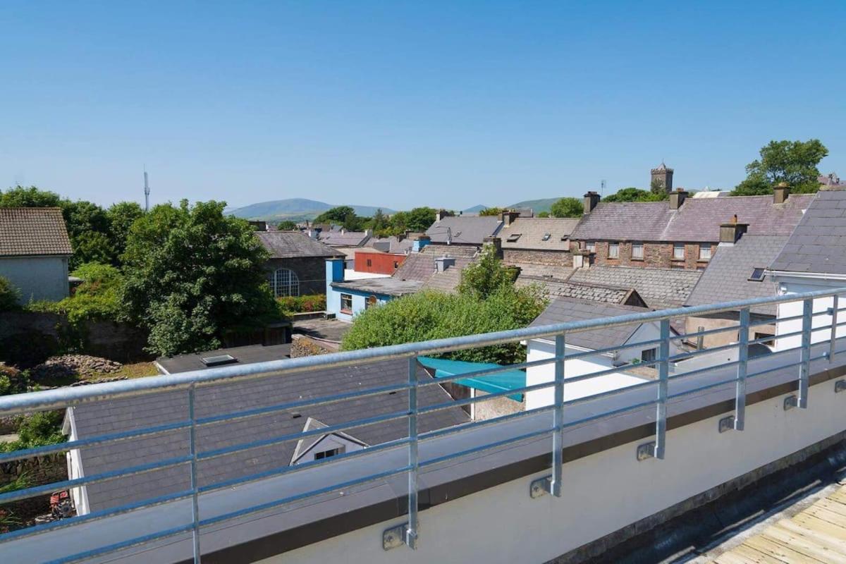 Apartments In Dingle Town Center Εξωτερικό φωτογραφία